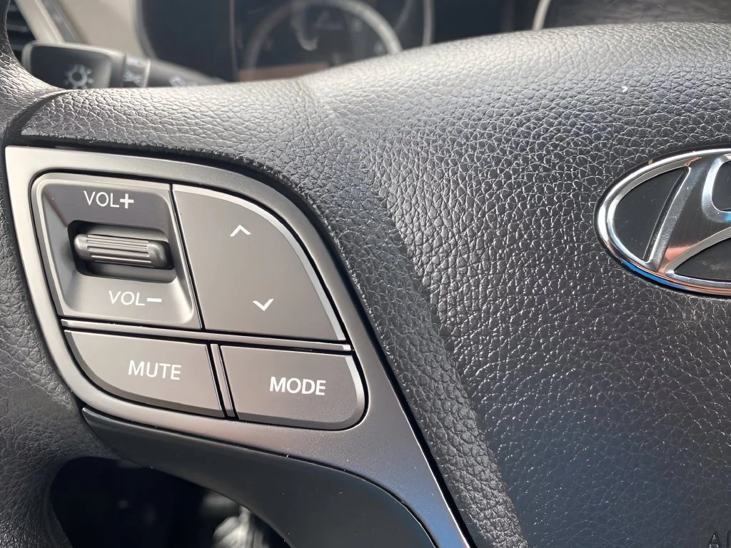 Used 2015  Hyundai  image 19