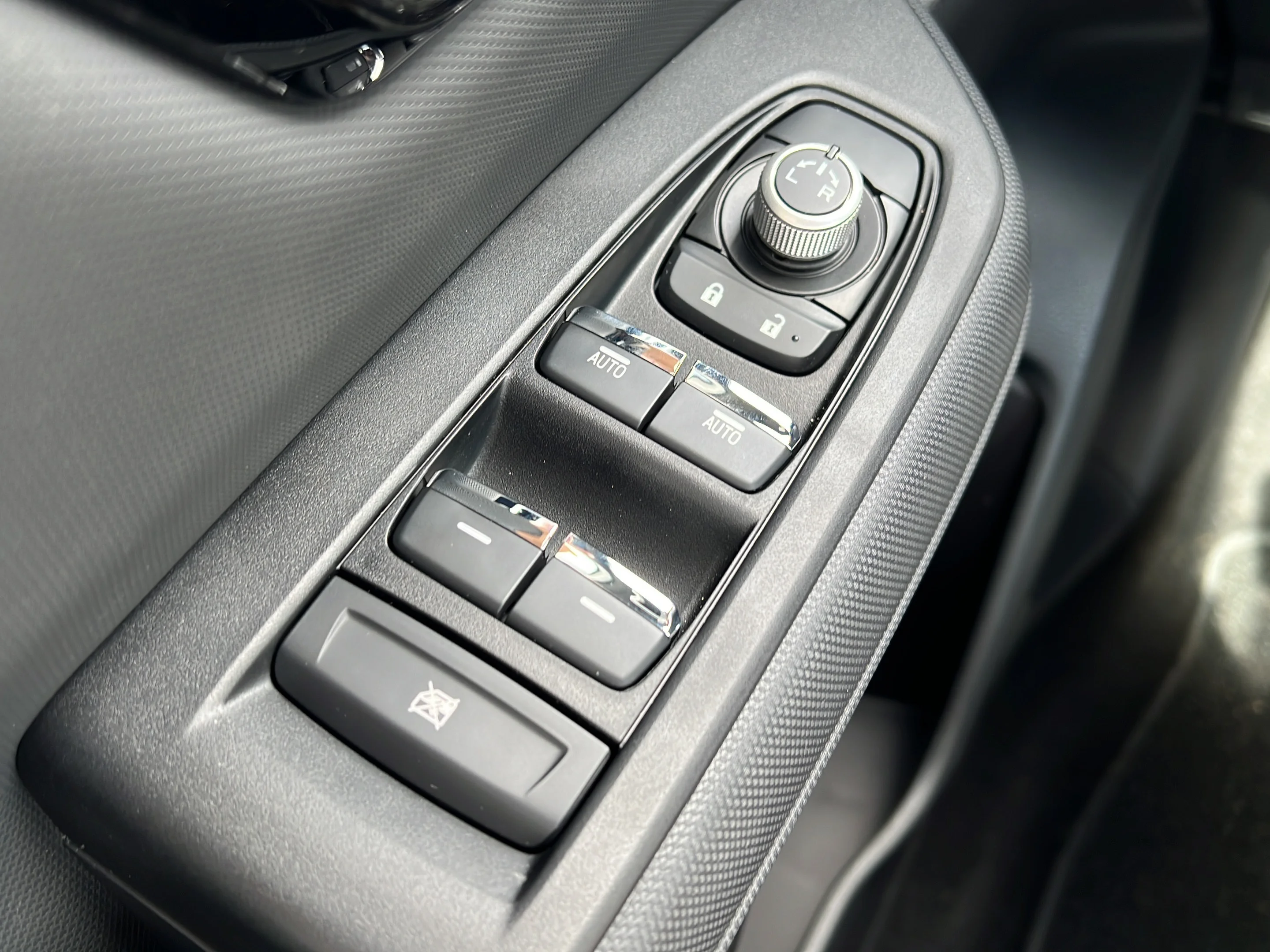 Used 2026 Ice Silver Metallic Subaru Limited image 24