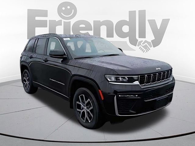 New 2026 Diamond Black Crystal Pearlcoat Jeep Limited image 7
