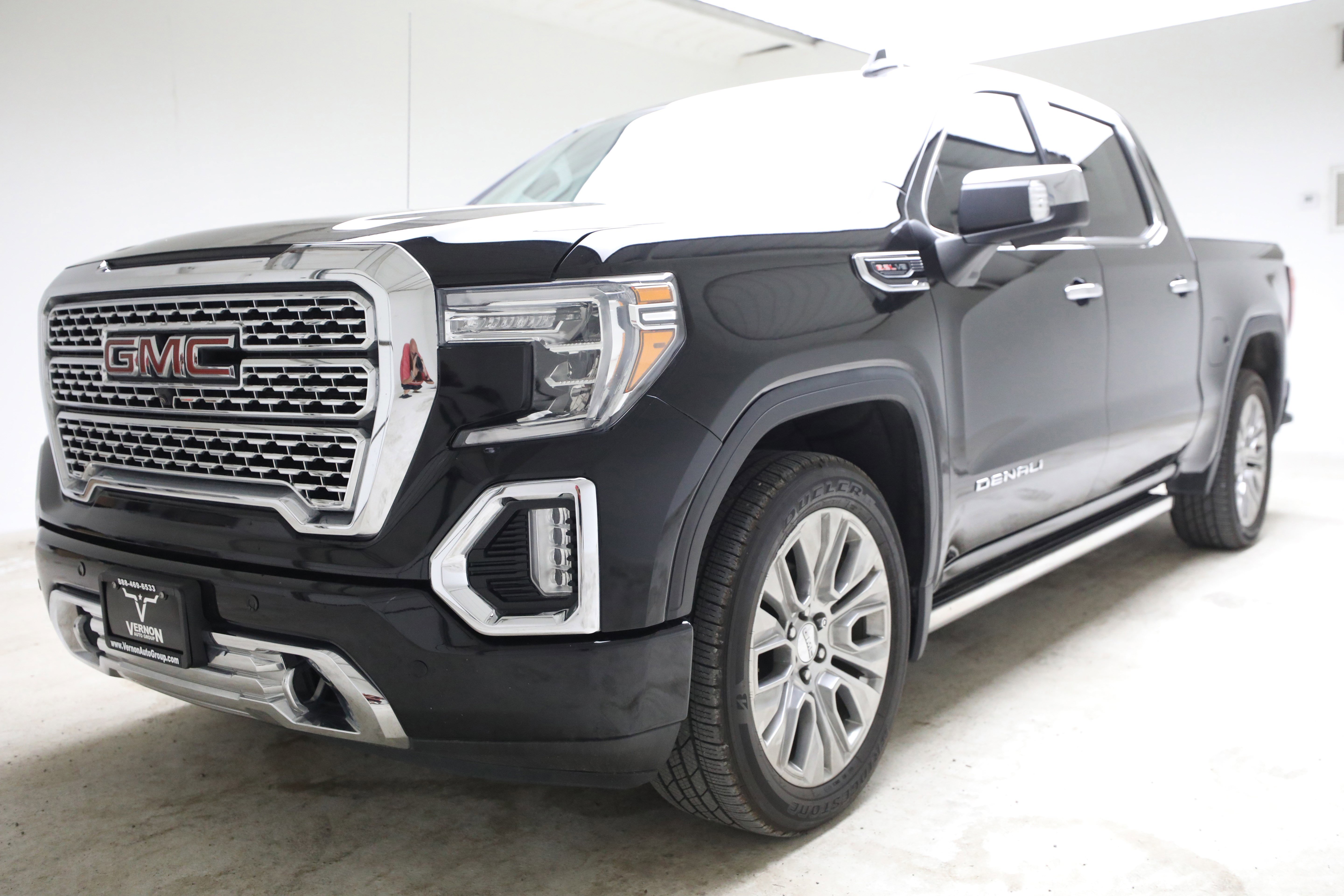 2023 GMC Sierra 4WD Crew Cab Short Box SLT's photo