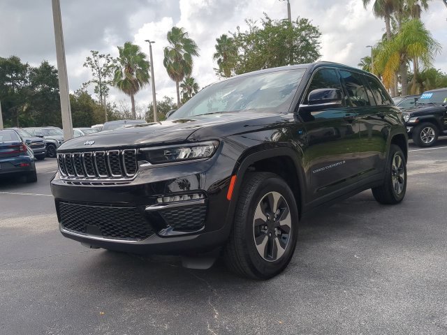 Used 2025 Black Jeep 4xe image 9