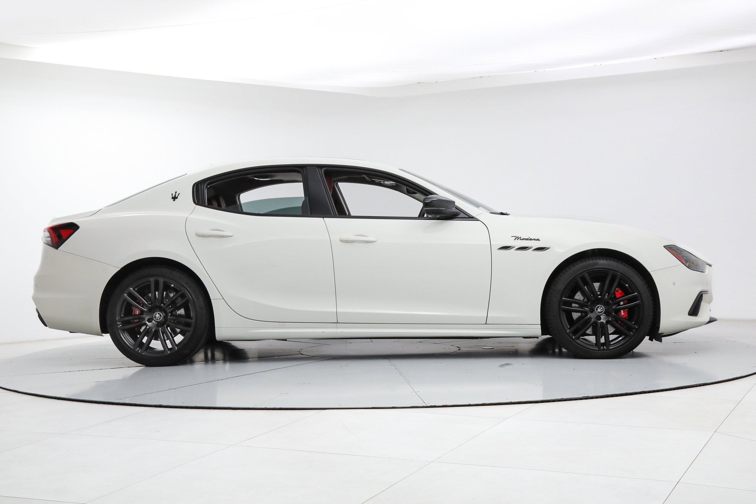 Used 2023 White Maserati Modena image 6