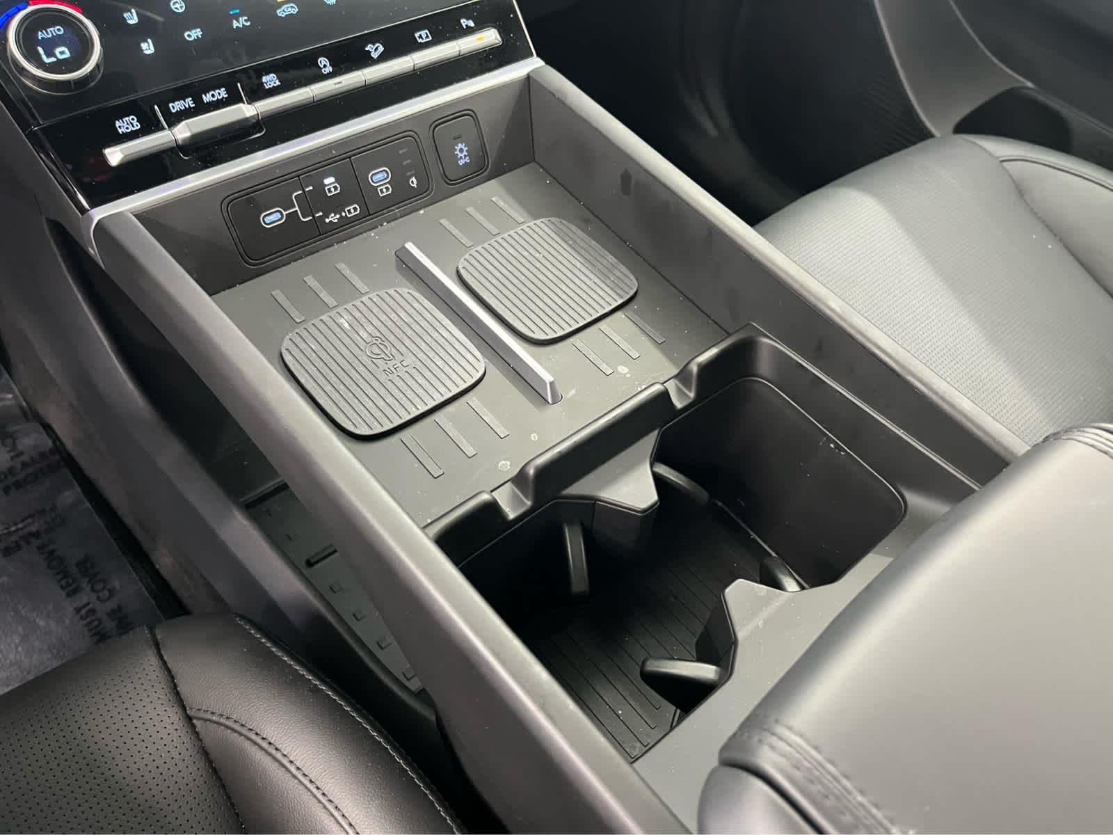 2025 Hyundai Santa Fe Limited - Photo 18