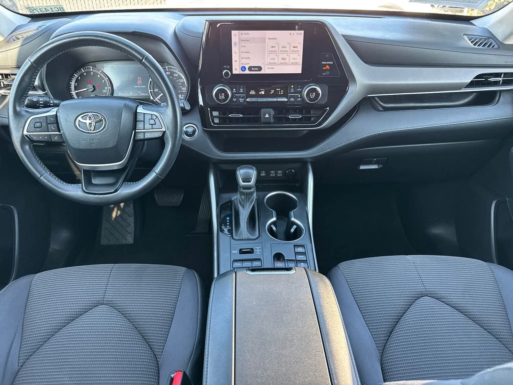 Used 2023 Silver Toyota LE image 20