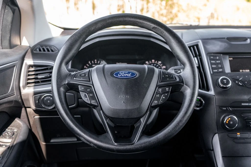 Used 2018 Silver Ford SE image 14
