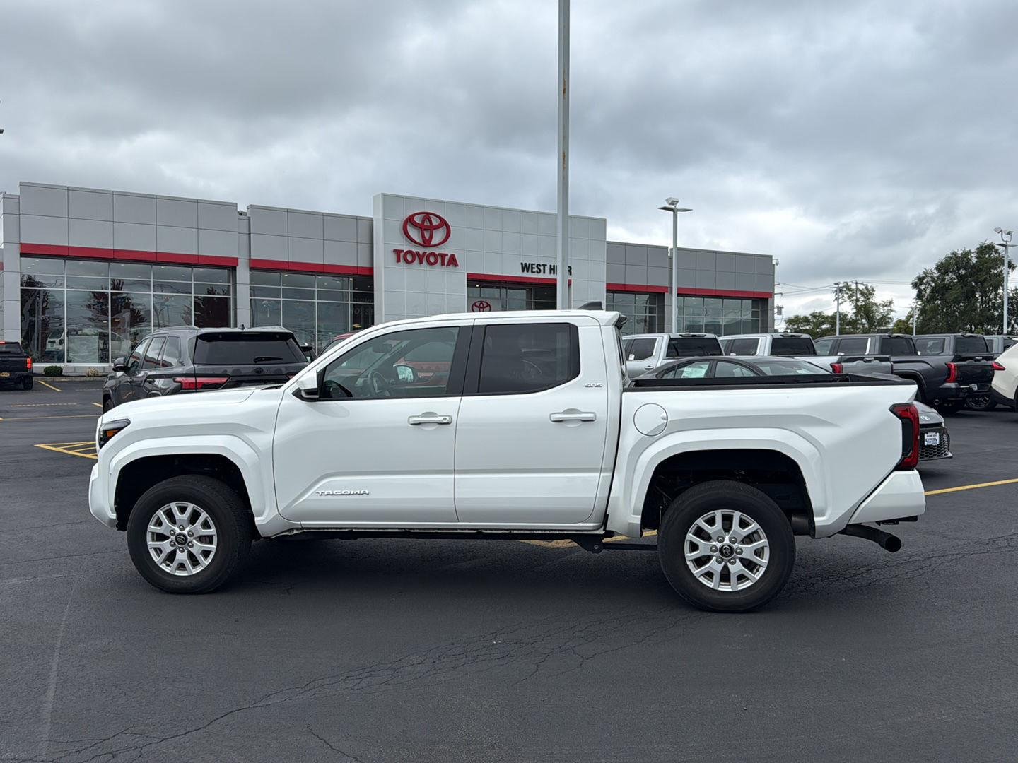 Used 2024 Ice Cap Toyota SR5 image 6