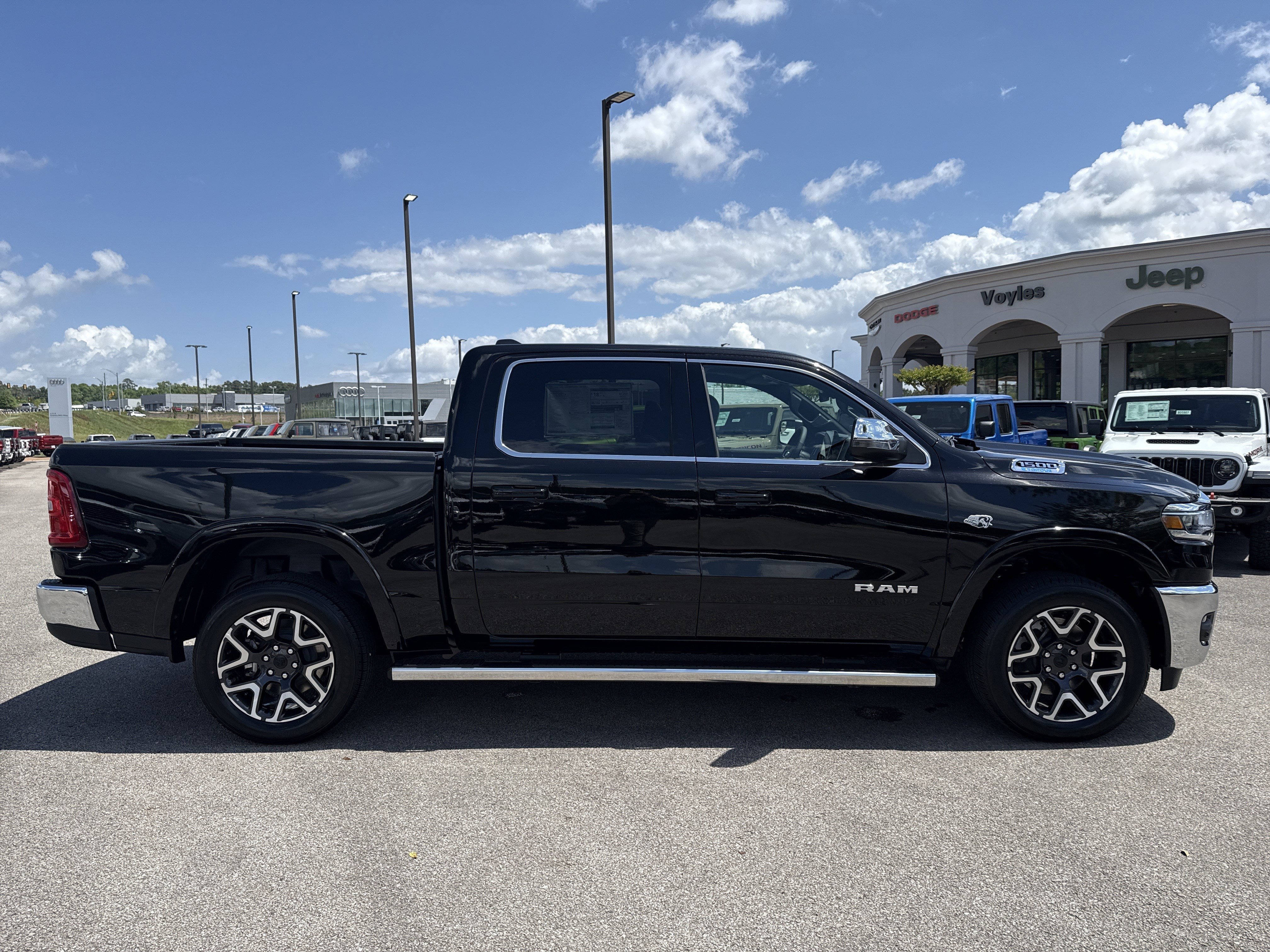 New 2026 Diamond Black Crystal Pearl-Coat Exterior Paint RAM Laramie image 8