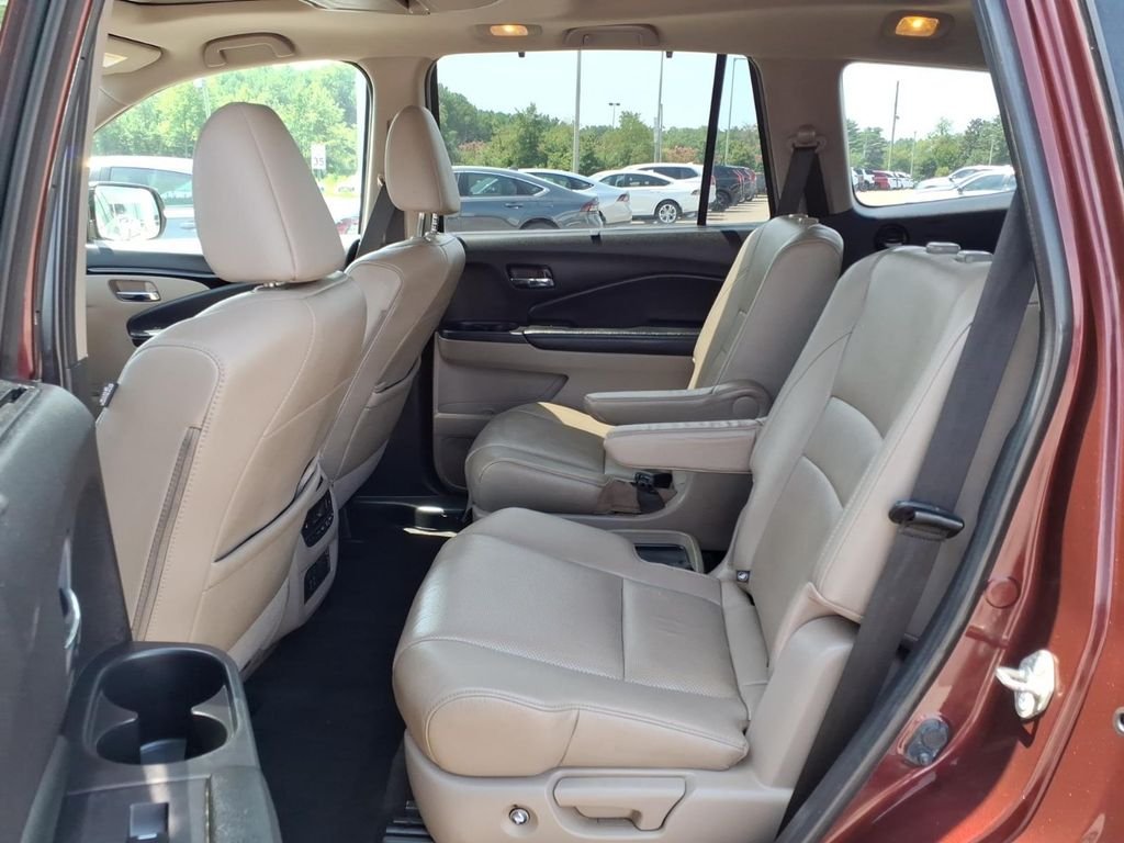 Used 2019 Deep Scarlet Pearl Honda Elite image 4