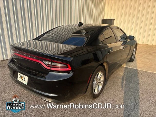 Used 2023 Black Dodge SXT image 7