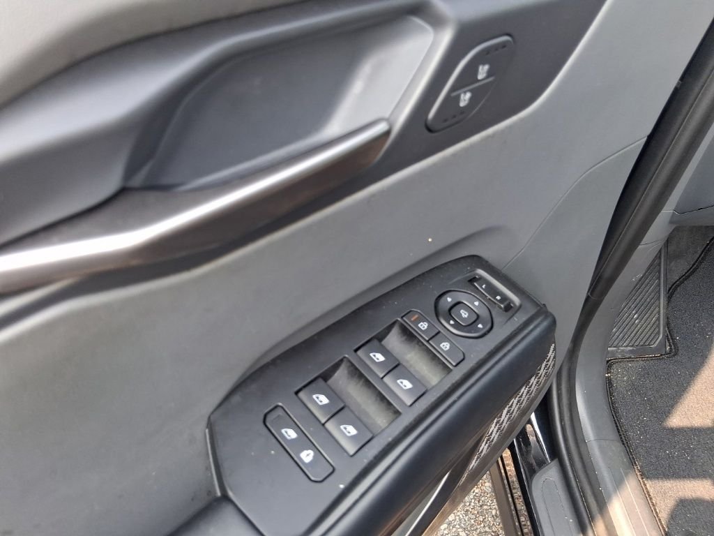 Used 2024 Black Kia Light Long Range image 7