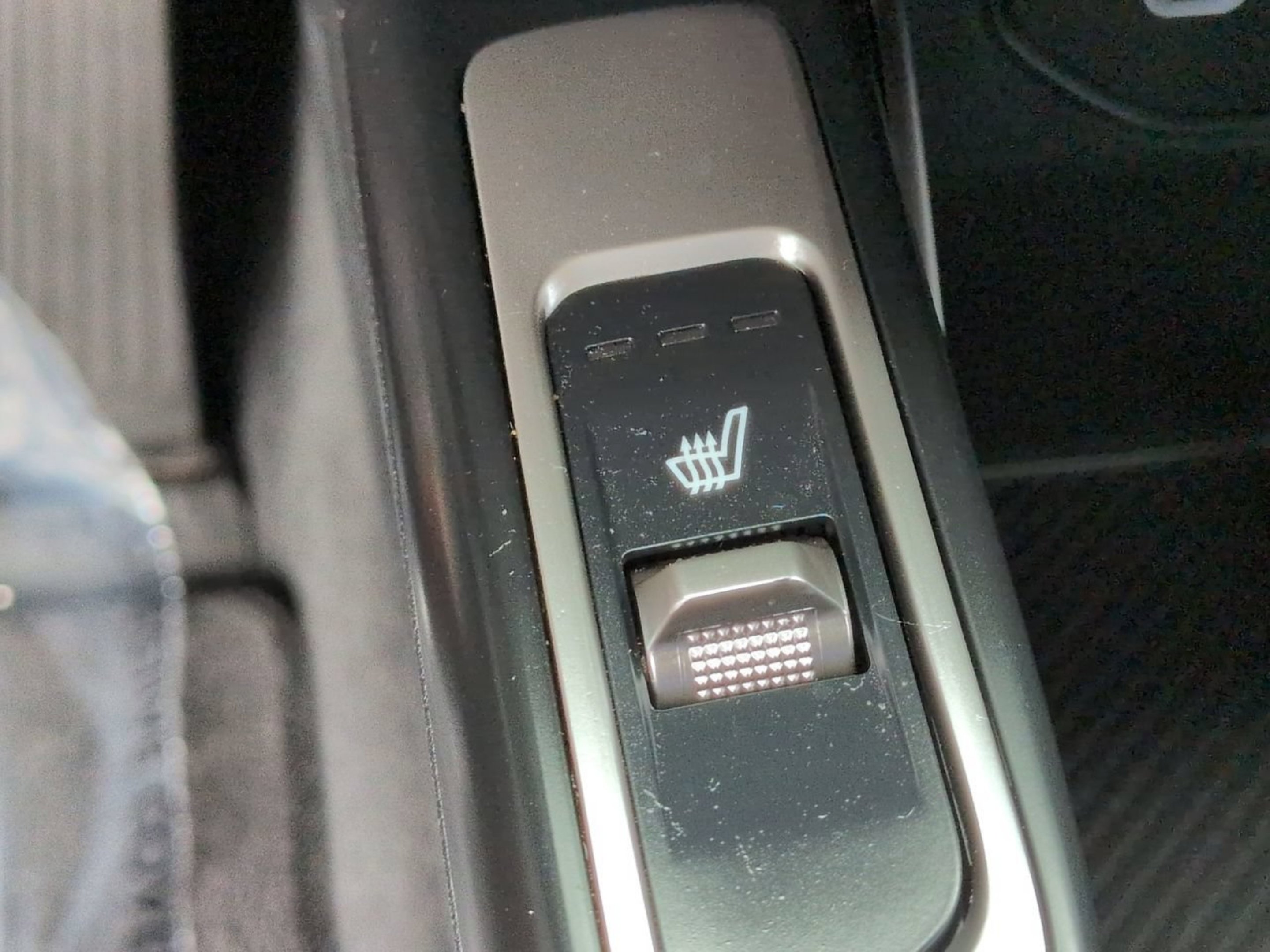 Certified Used 2025 Wolf Gray Kia S image 29