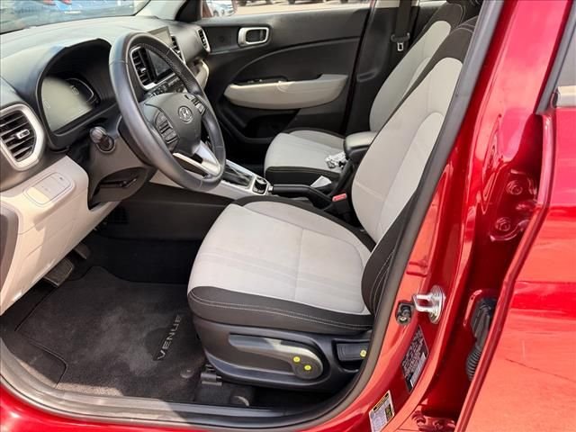 Used 2024 Red Hyundai SEL image 9