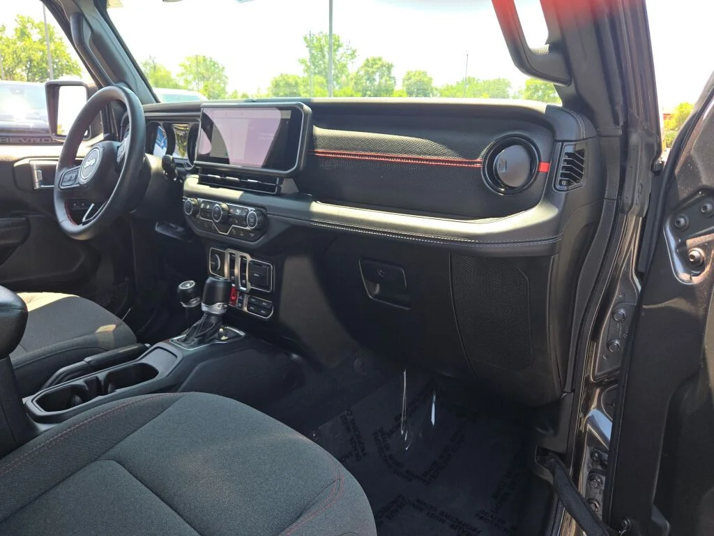 Used 2024 Gray Jeep Rubicon image 7