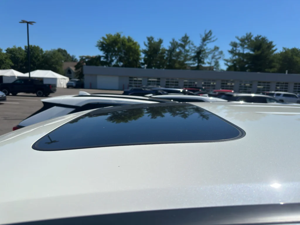 Used 2017 White Diamond Pearl Honda EX-L image 6