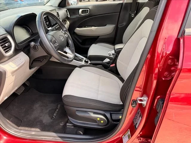 Used 2024 Red Hyundai SEL image 9