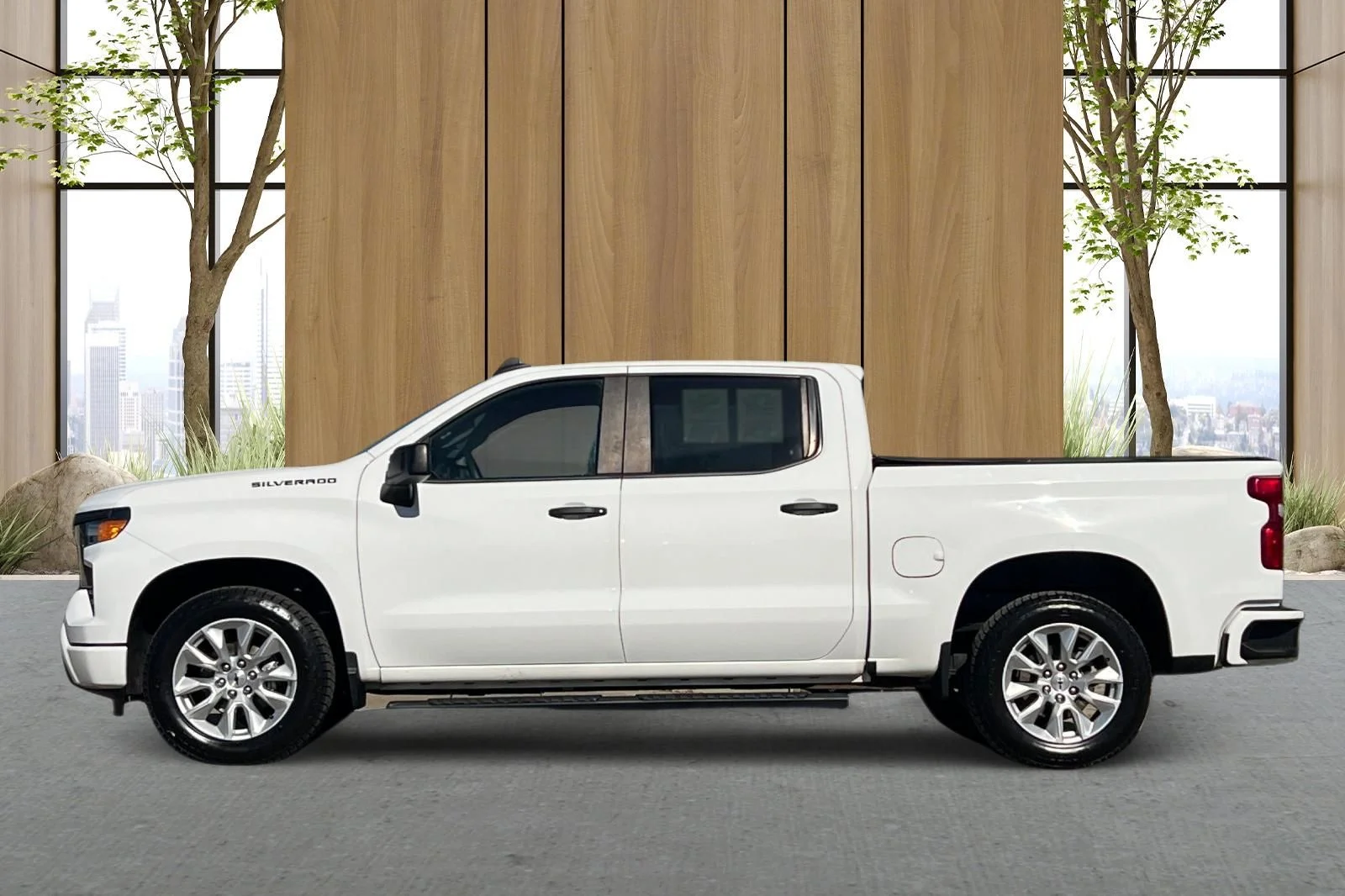 Used 2023 White Chevrolet Custom image 7