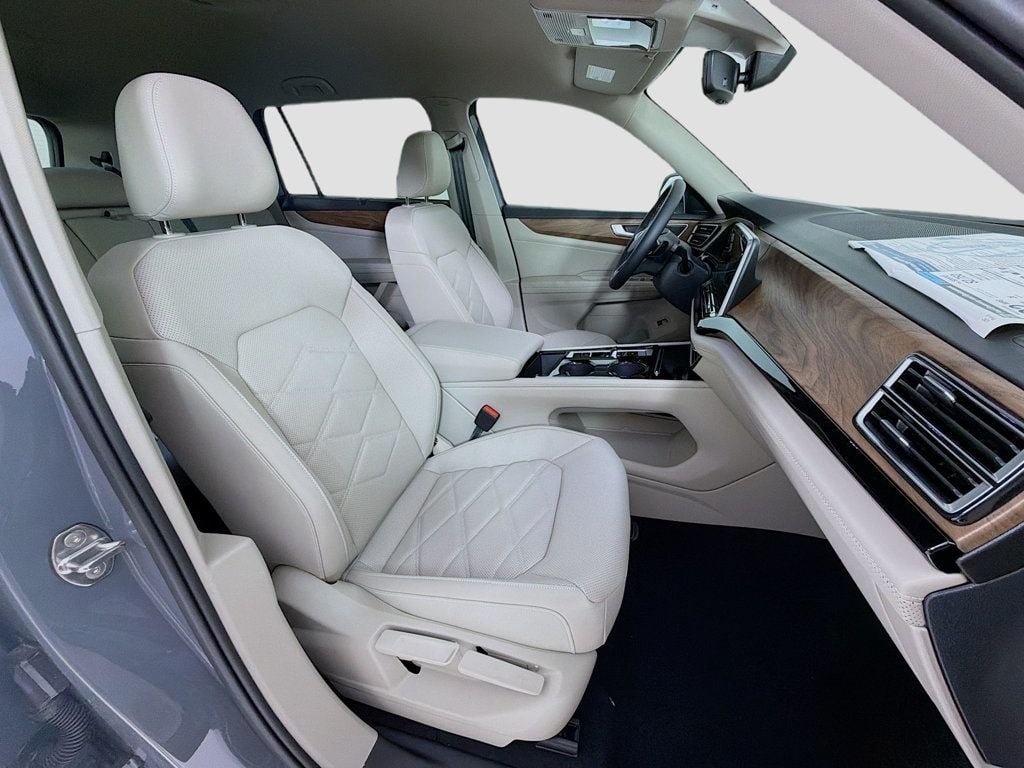 New 2026 Pure Gray Volkswagen 2.0T SE w/Technology 4MOTION image 28