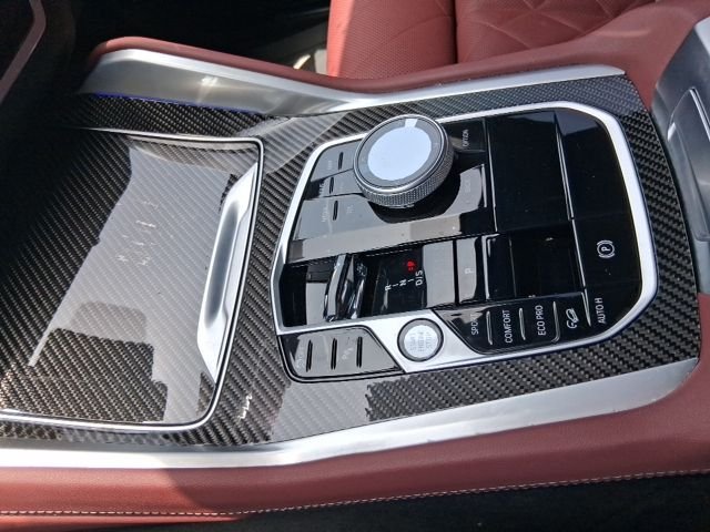 Used 2025 Black BMW M60i image 12