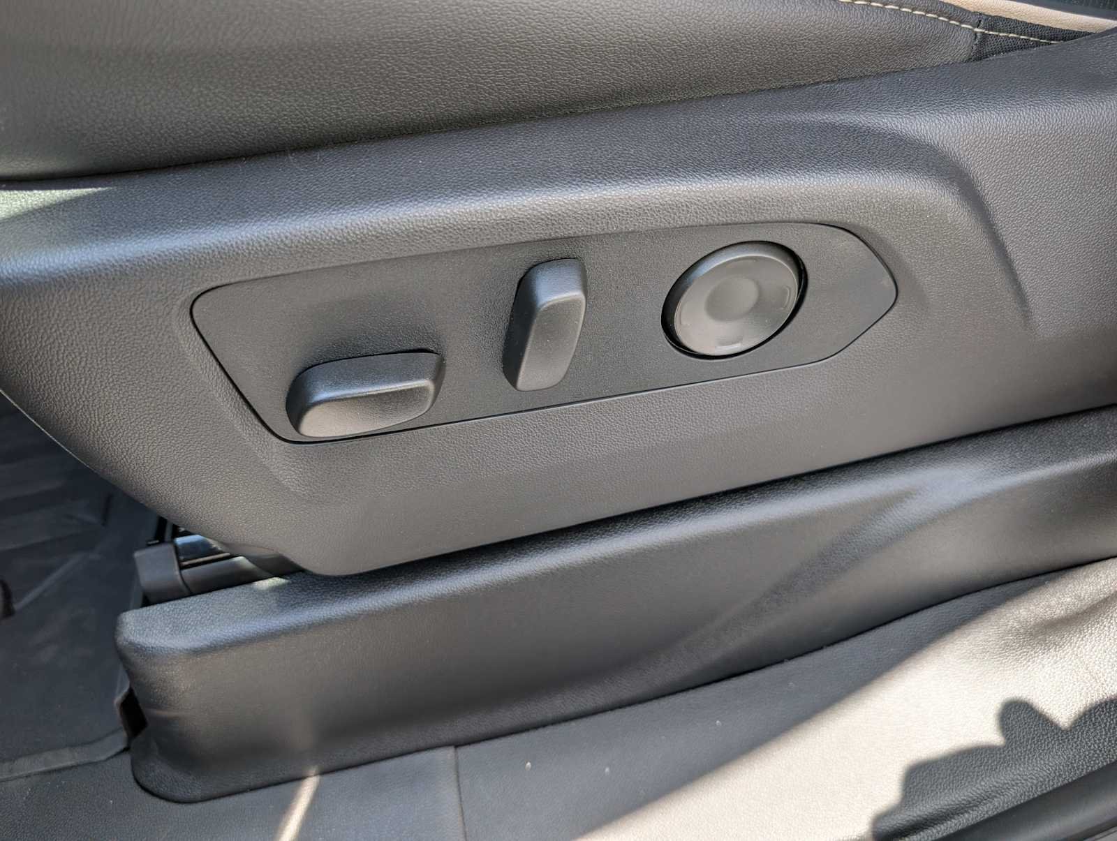 2026 GMC Yukon XL Elevation - Photo 32