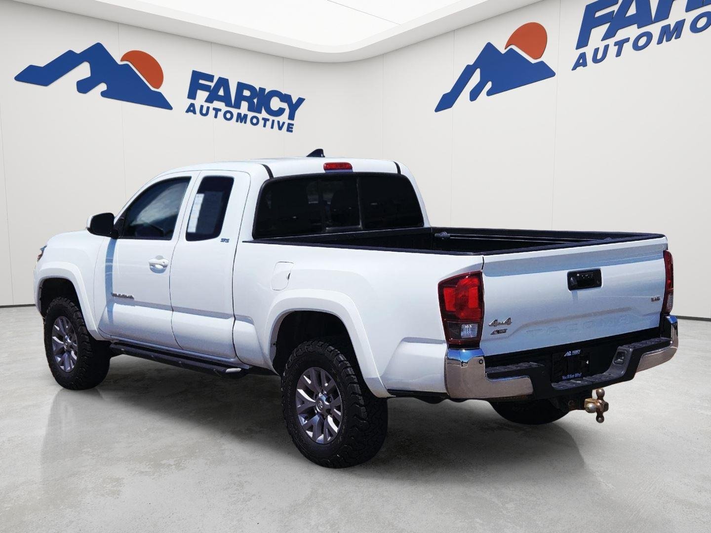 Used 2019 Super White Toyota SR5 image 6