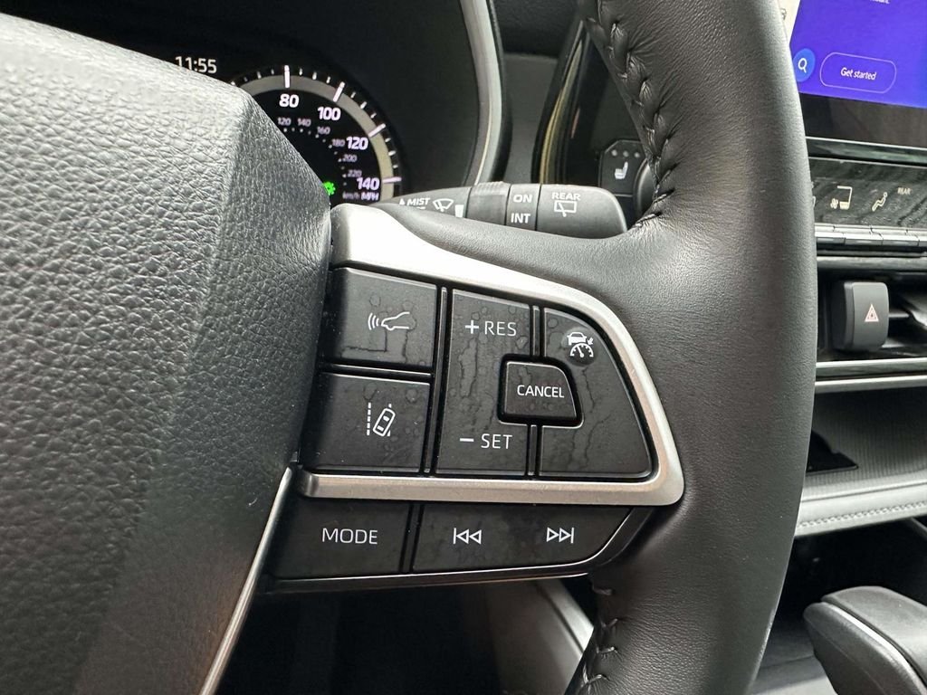 Used 2024  Toyota XLE image 33
