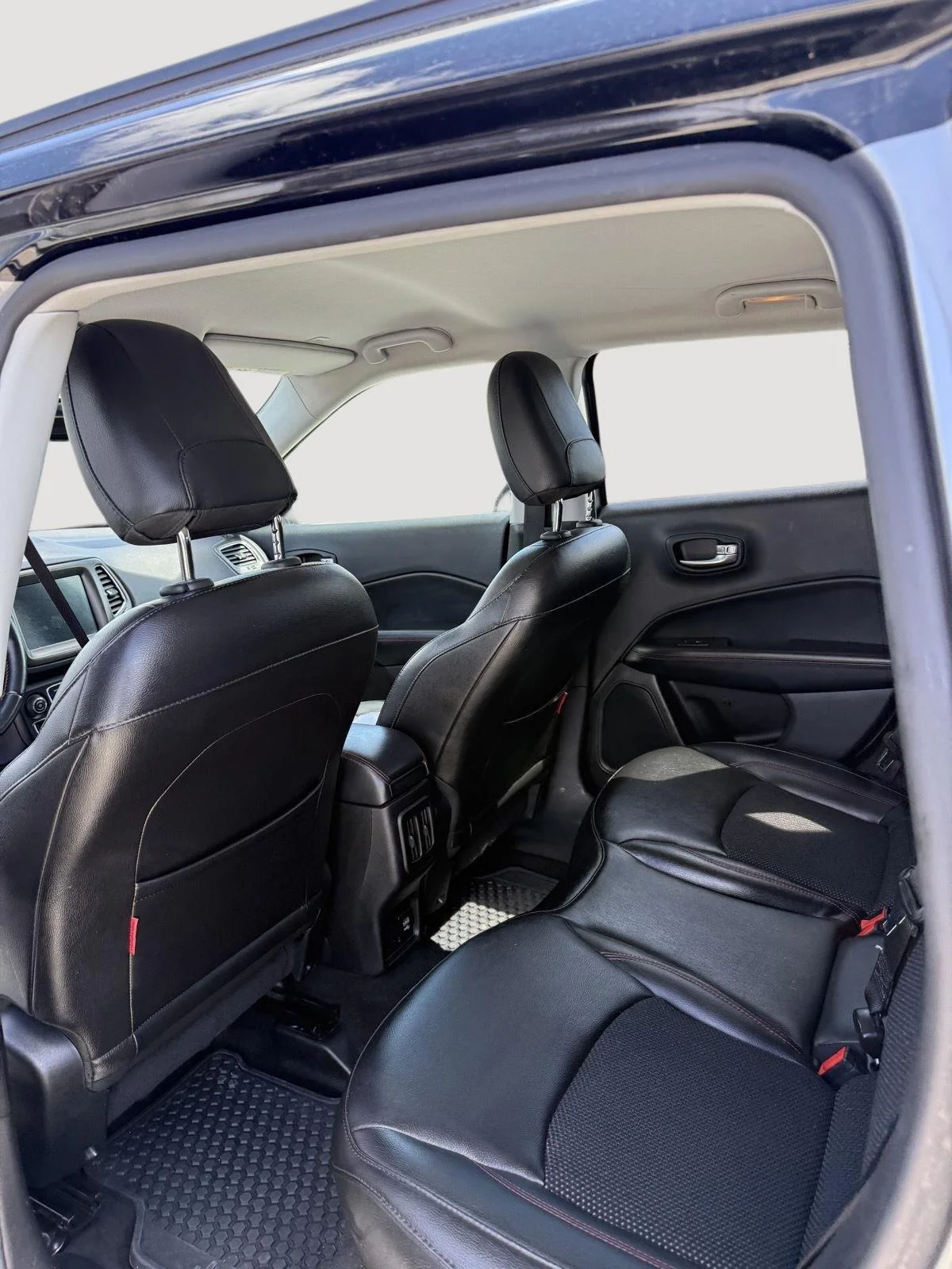 Used 2018 Billet Silver Metallic Clearcoat Jeep Trailhawk image 15