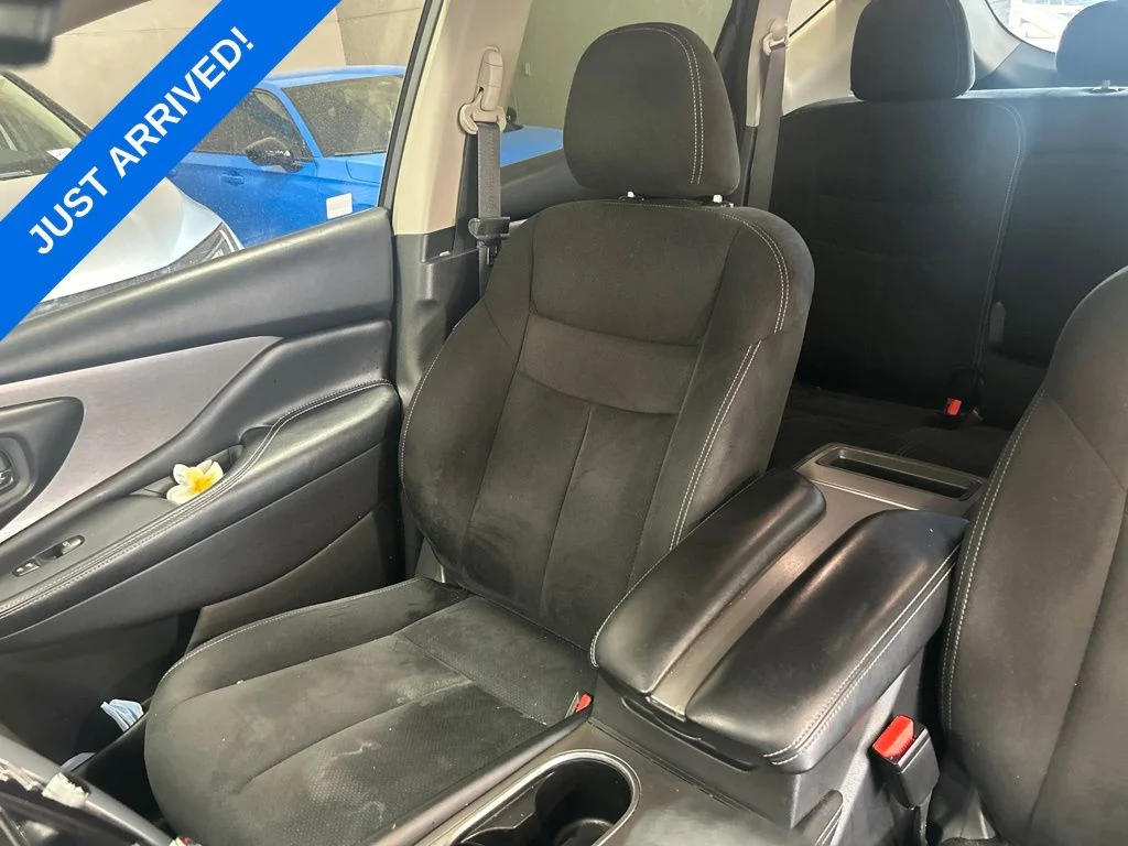 Used 2021 Gun Metallic Nissan SV image 6