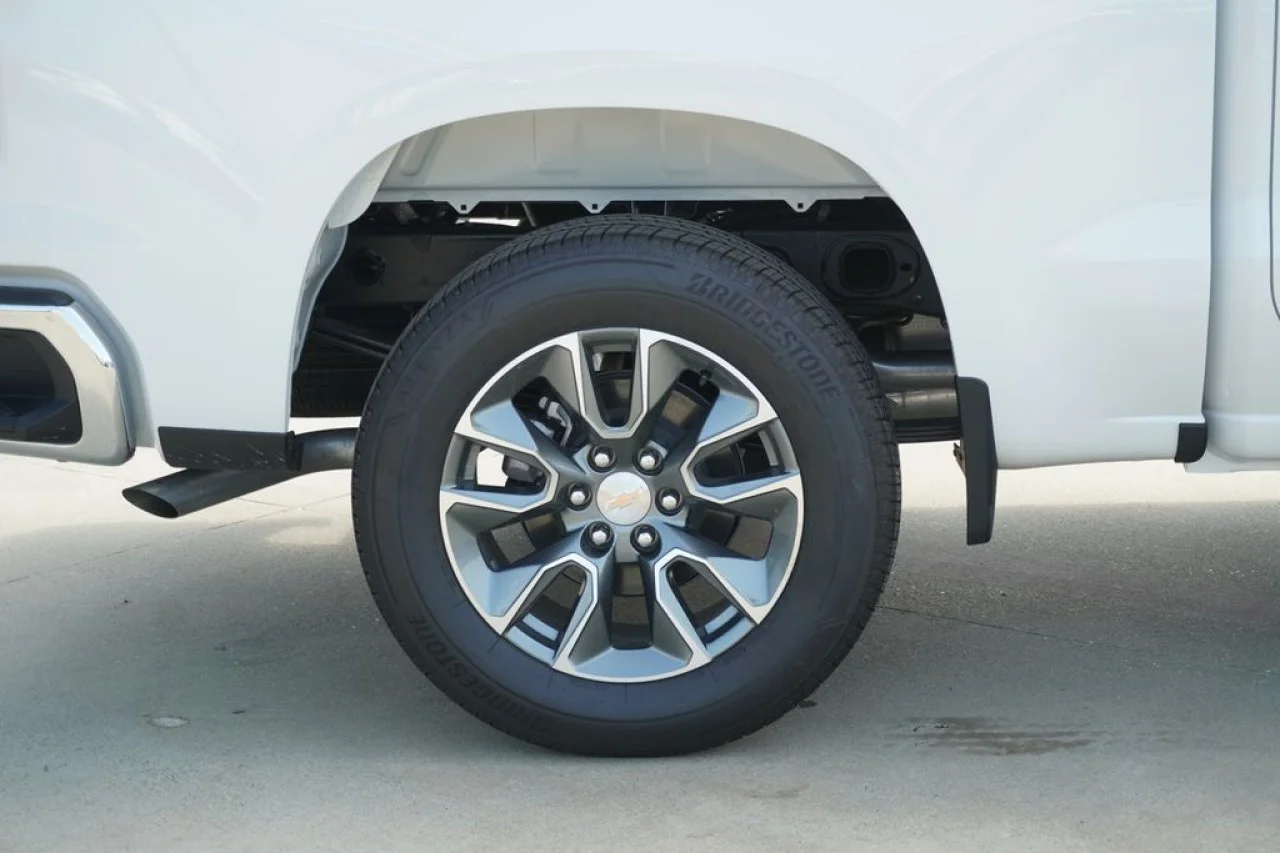 2026 Chevrolet Silverado 1500 LT - Photo 6