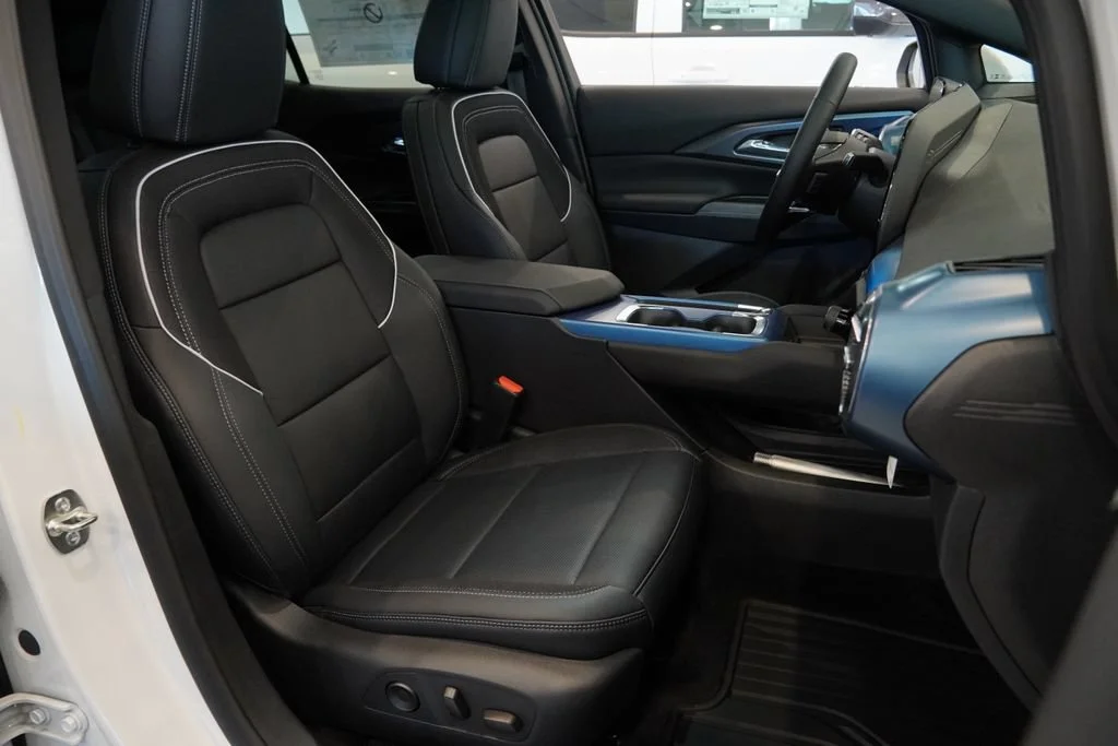 New 2026 Summit White Chevrolet LT image 28