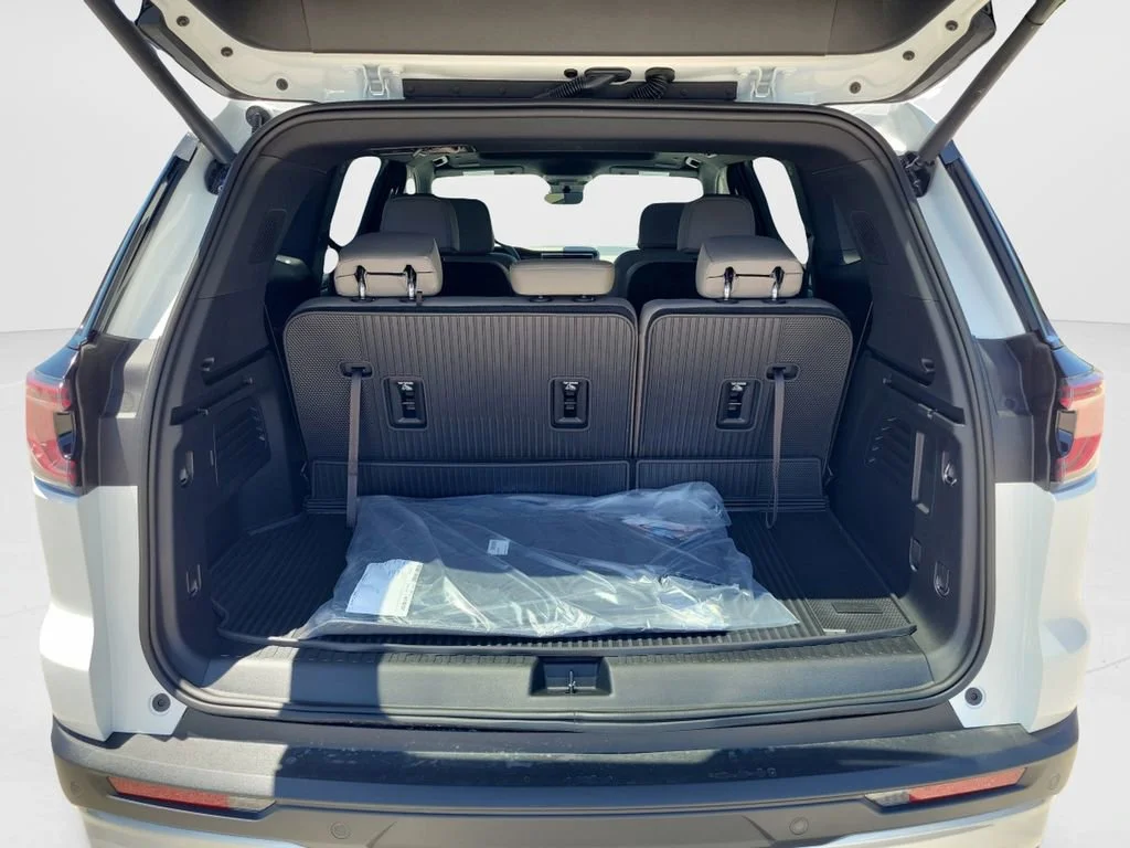 New 2026 Summit White GMC Elevation image 9