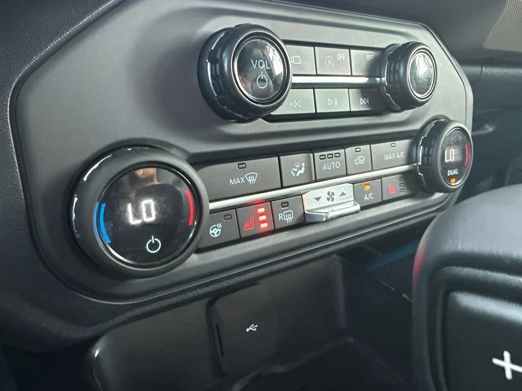 Used 2024 Blue Ford Wildtrak image 26