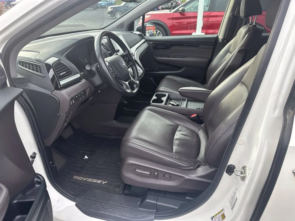 Used 2019 White Diamond Pearl Honda Elite image 9