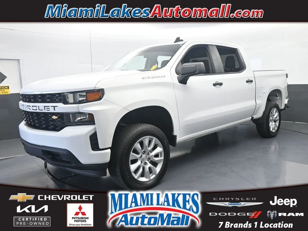 Used 2022 Summit White Chevrolet Custom image 1