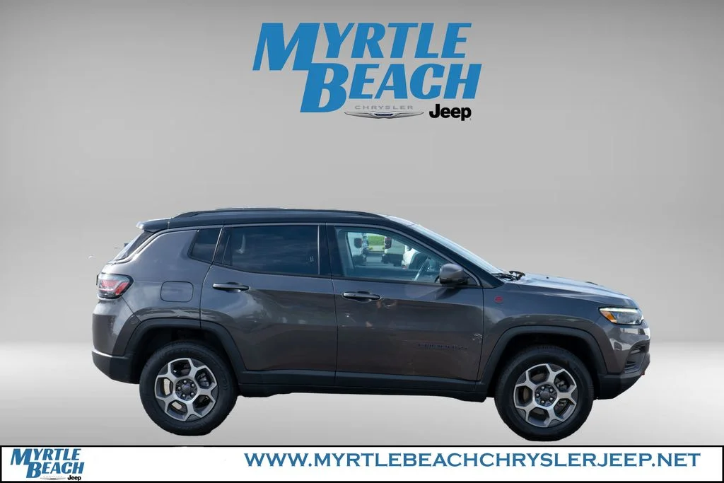 Certified Used 2022 Granite Crystal Metallic Clearcoat Jeep Trailhawk image 7