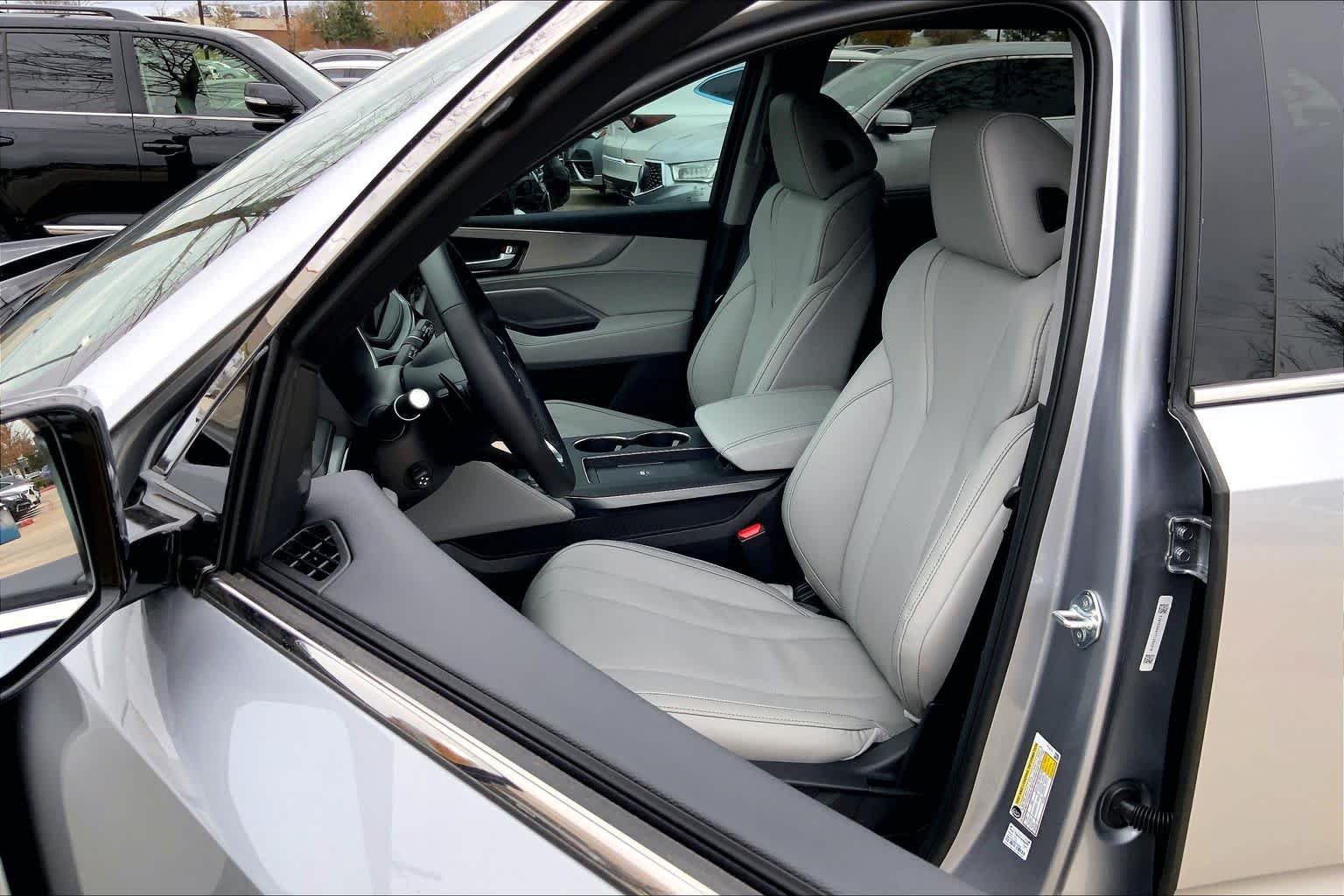 New 2026 Solar Silver Metallic Acura w/Technology Package image 17
