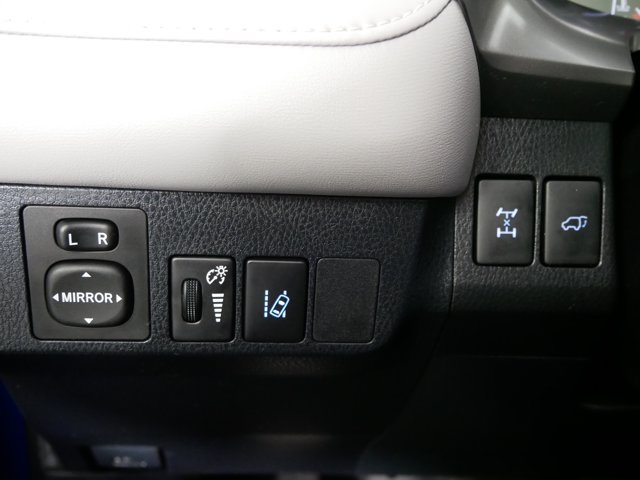 Used 2017 Electric Storm Blue Toyota XLE w/ Convenience Pkg image 27