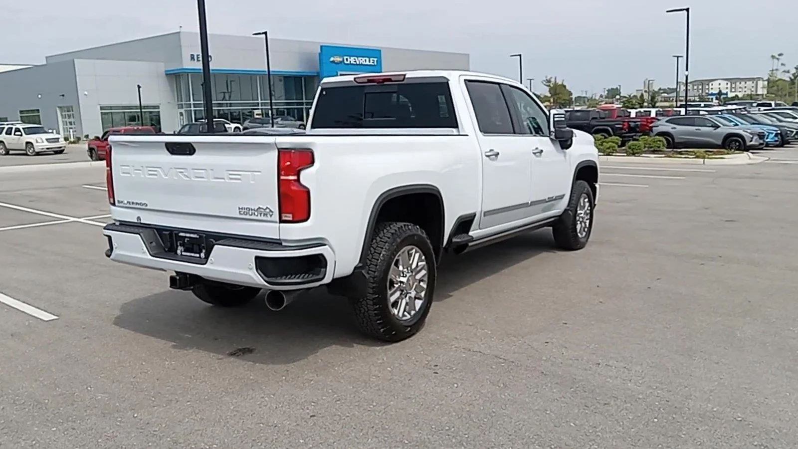 New 2026 Polar White Tricoat Chevrolet High Country image 8