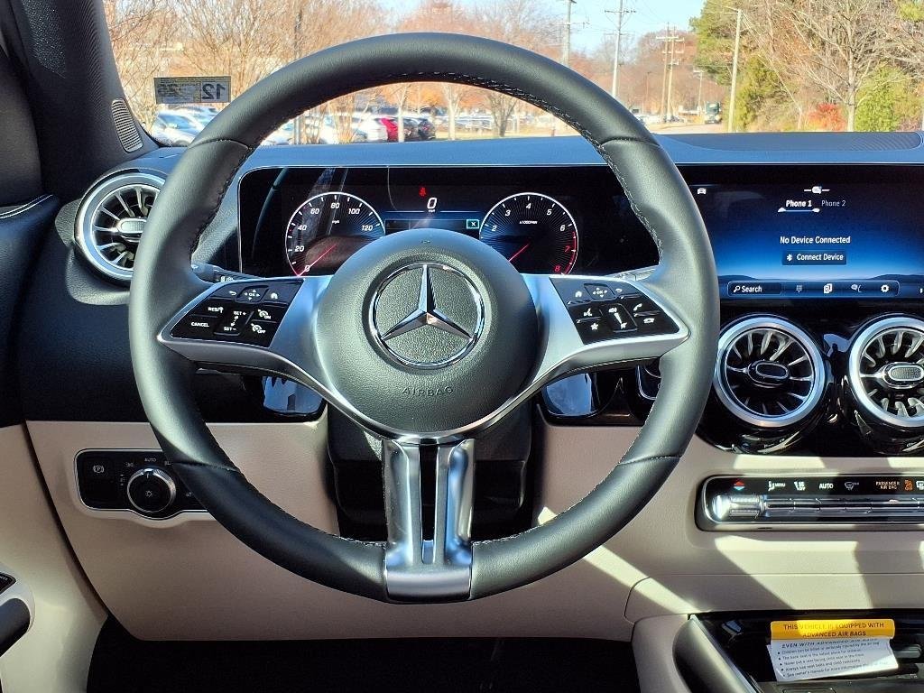 Used 2025 Polar White Mercedes-Benz GLA 250 image 23