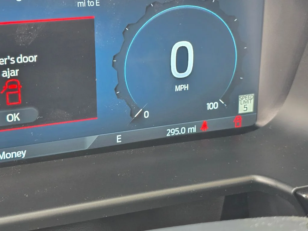 New 2026 Star White Metallic Tri-Coat Ford F-250® Lariat® image 25