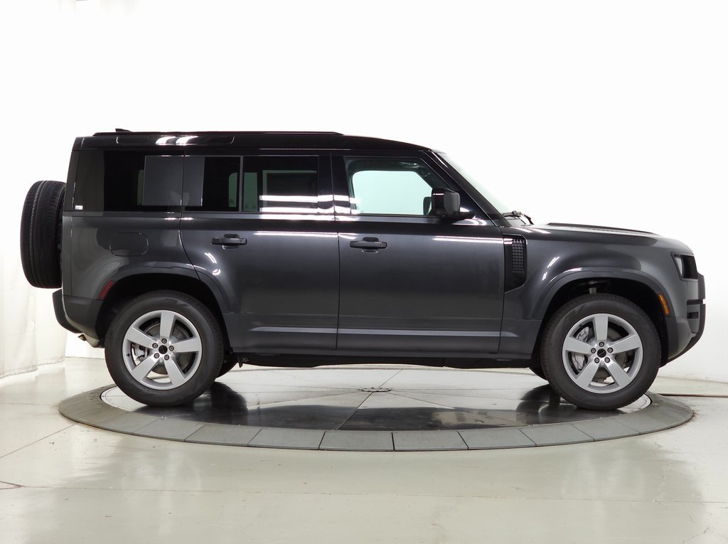 2026 LAND ROVER DEFENDER - Image 6