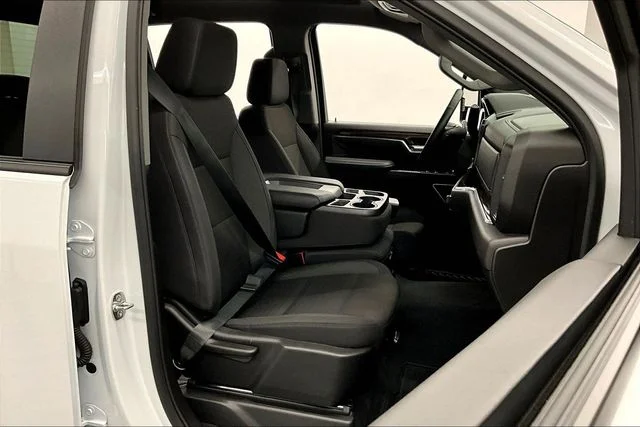Used 2025 Summit White Chevrolet LT image 8
