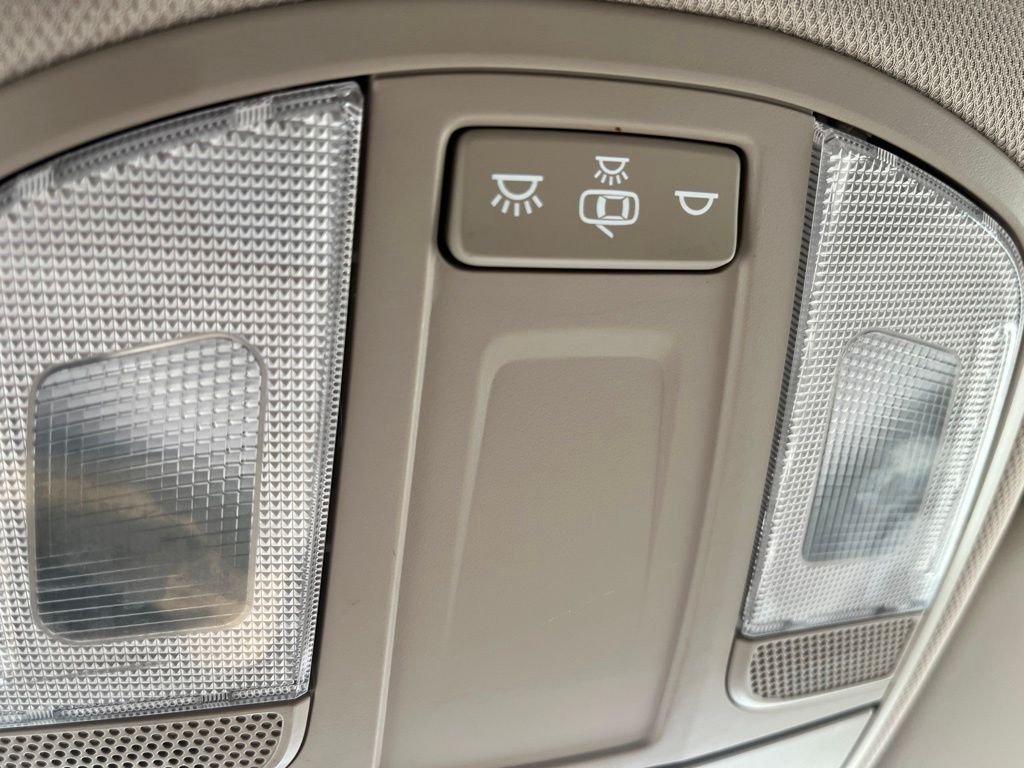 Used 2017 Black Hyundai SE Plus image 22