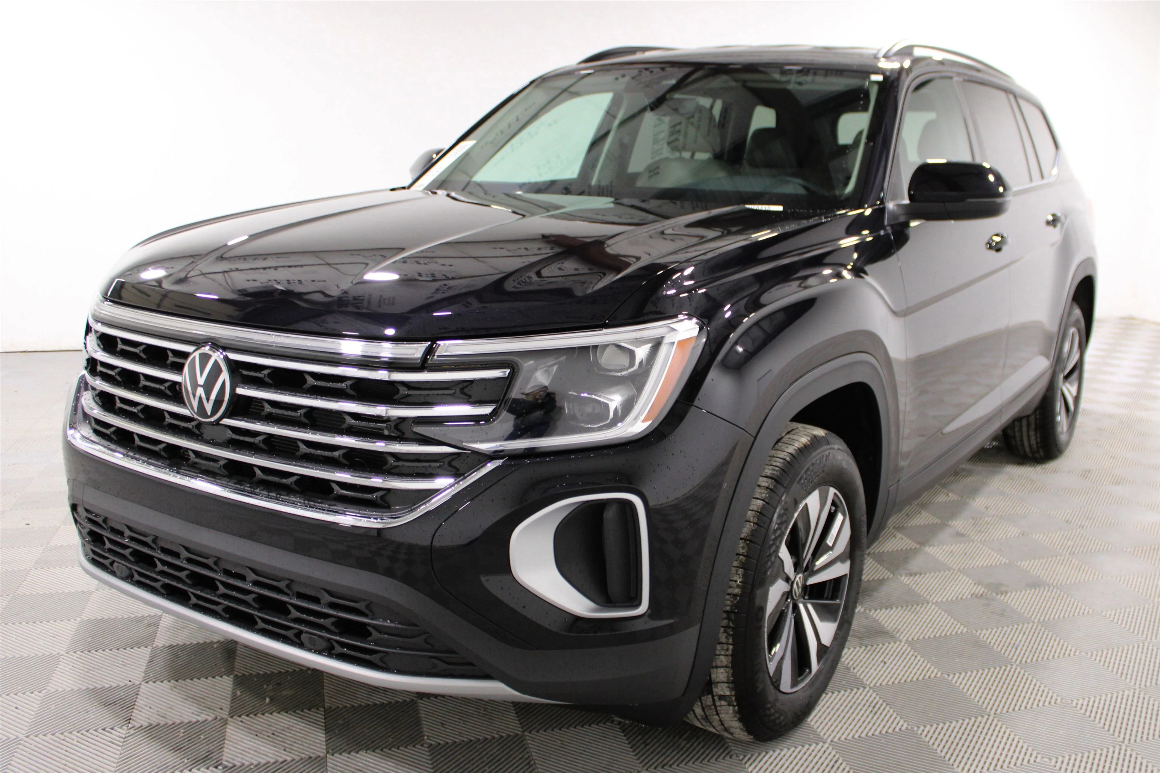 2026 Volkswagen Atlas SE - Photo 32
