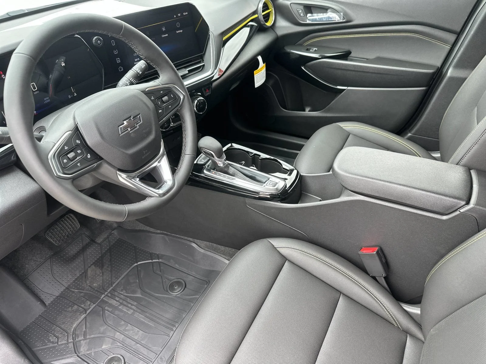 New 2026 Summit White Chevrolet ACTIV image 10