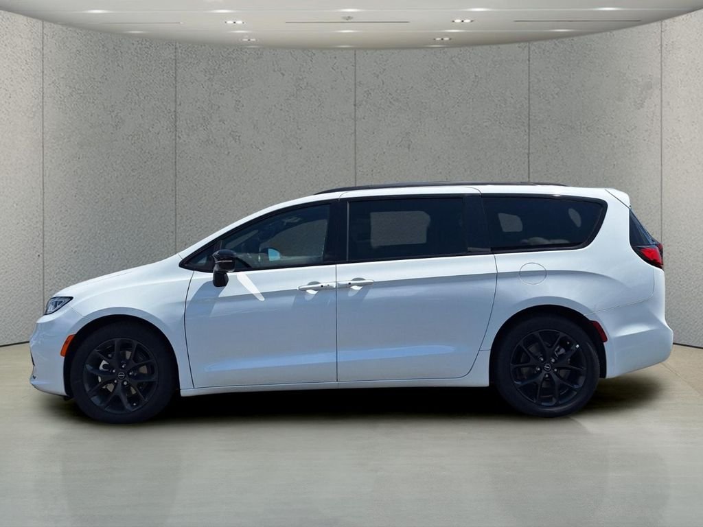 2026 Chrysler Pacifica Limited - Photo 8
