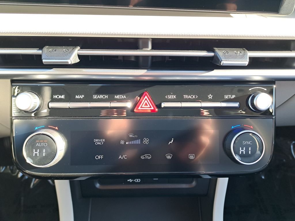 New 2026 White Hyundai Blue SE image 21