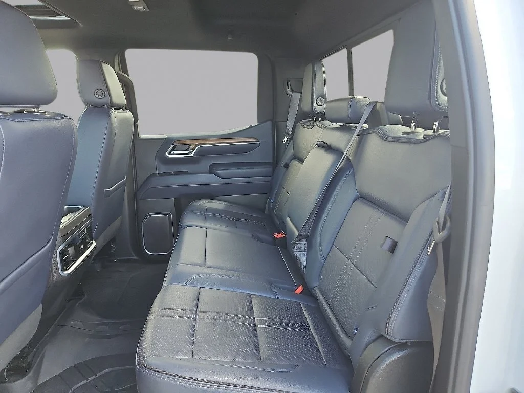 Used 2022 IRIDESCENT PEARL TRICOAT Chevrolet High Country image 10