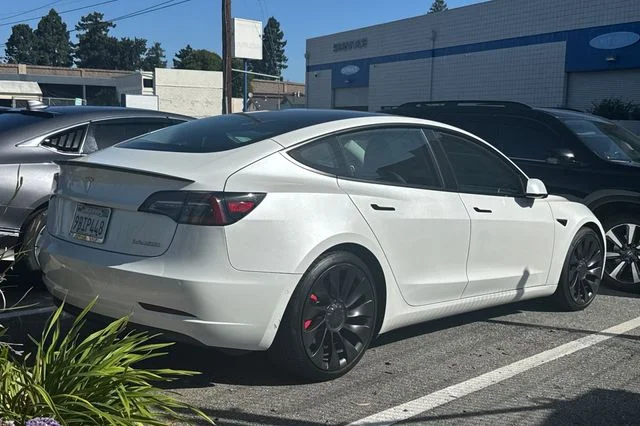 Used 2022 Pearl White Multi-Coat Tesla Performance image 4