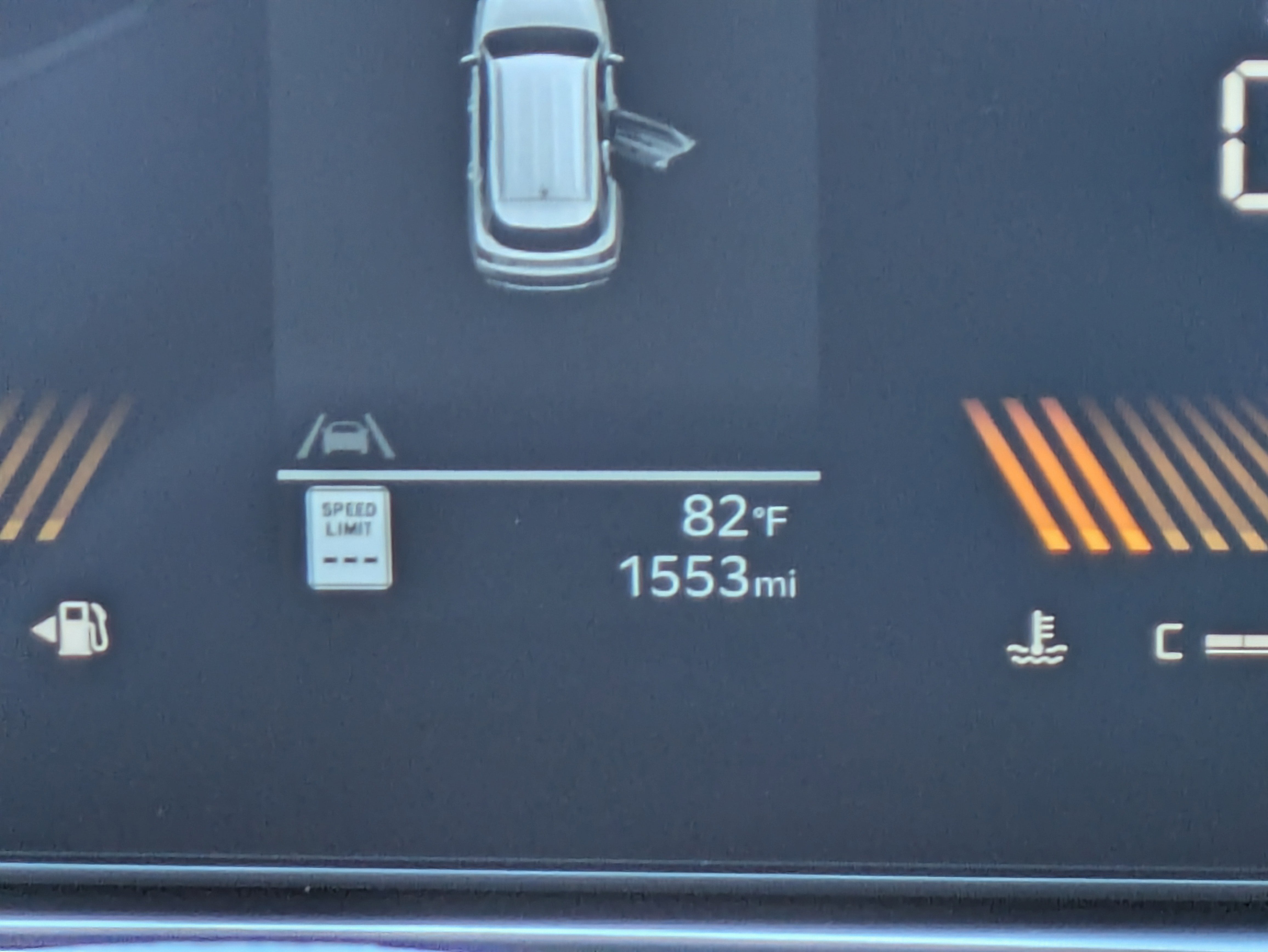 2025 Kia Sorento S - Photo 32