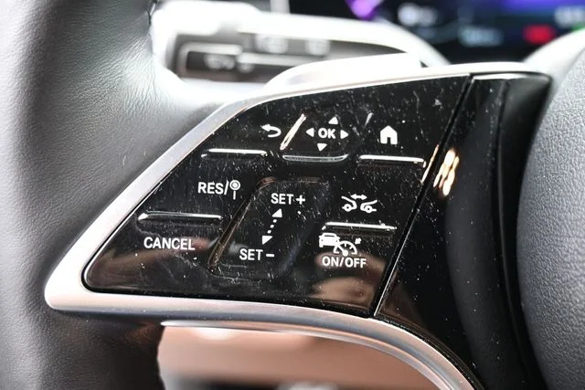 Used 2025  Mercedes-Benz GLE 450e image 21